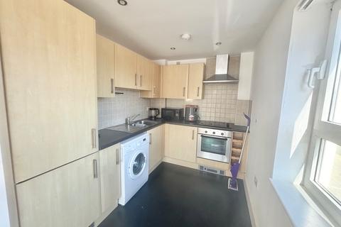2 bedroom apartment to rent, Altamar, Kings Road, Swansea