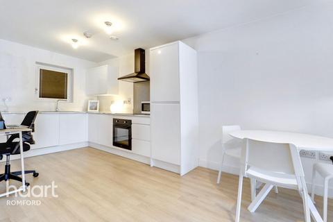 1 bedroom apartment for sale, Maxwell Road, Romford, RM7 0FJ