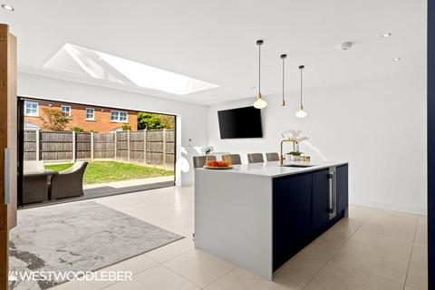 4 bedroom end of terrace house for sale, Hailey Gardens, Hailey SG13