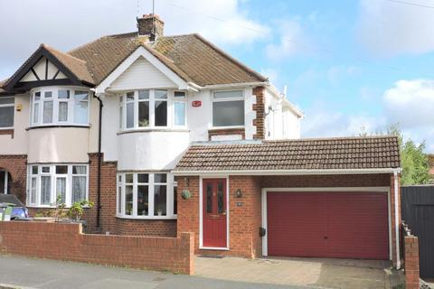 3 bedroom semi-detached house for sale, Luton LU2