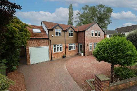 5 bedroom detached house for sale, Foxholes Crescent, Calverley, Pudsey, West Yorkshire, LS28