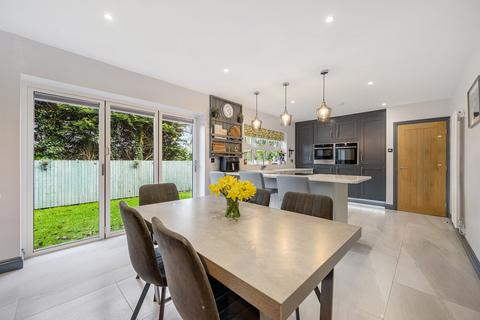 5 bedroom detached house for sale, Foxholes Crescent, Calverley, Pudsey, West Yorkshire, LS28