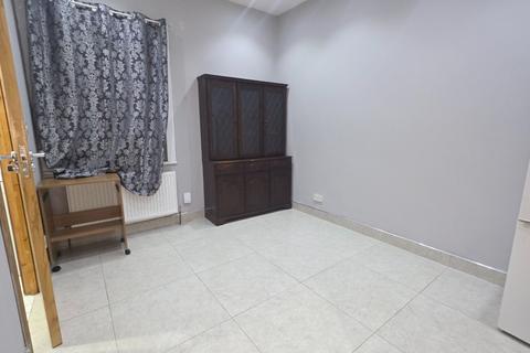 1 bedroom apartment to rent, Ley Street, Ilford