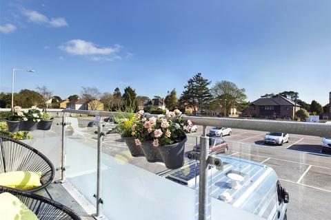 2 bedroom apartment for sale, Lymington Road, Highcliffe, Christchurch, Dorset, BH23