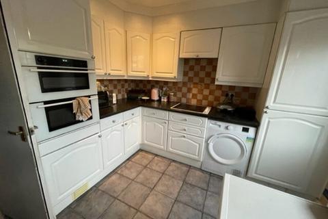 5 bedroom terraced house to rent, Coniston Close