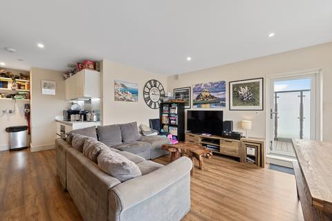 2 bedroom apartment for sale, Sandringham Avenue, Wimbledon SW20