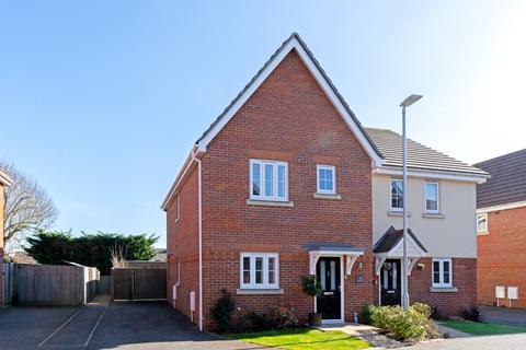 3 bedroom semi-detached house for sale, Maple Close, Bishop's Stortford CM22
