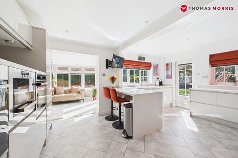 4 bedroom detached house for sale, Manchester Way, Cambridgeshire PE27