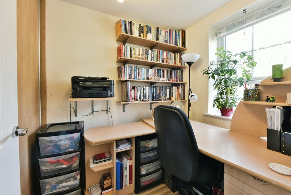 Bedroom/Office