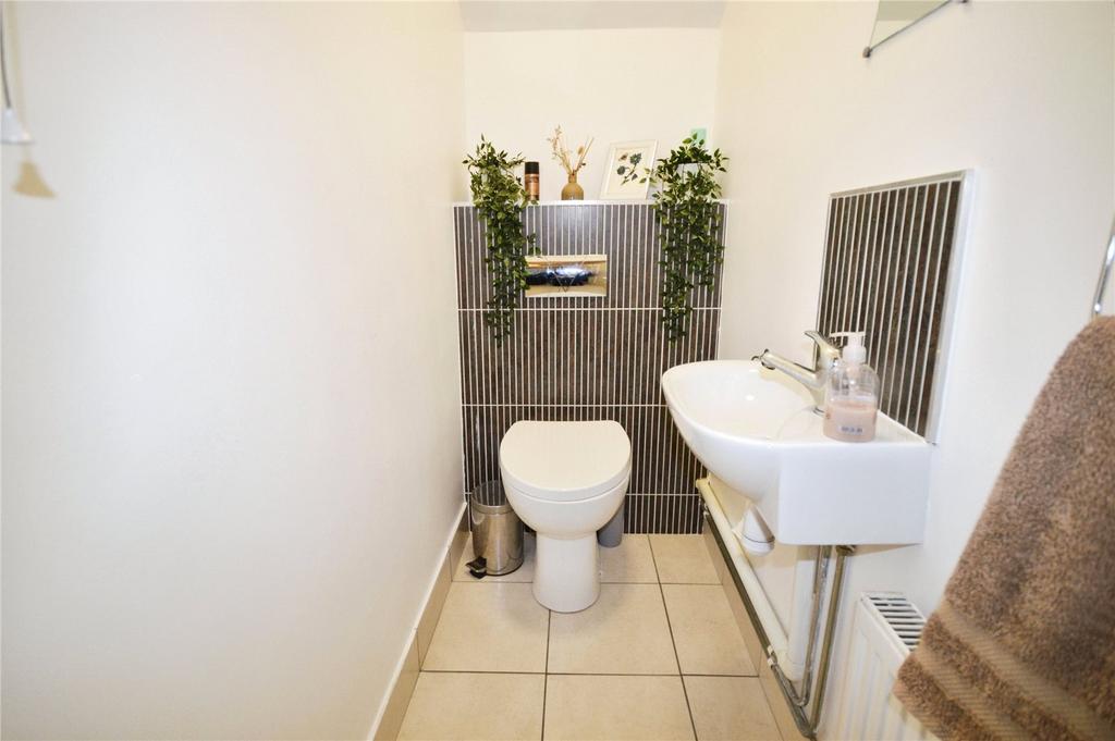 Cloakroom/Wc