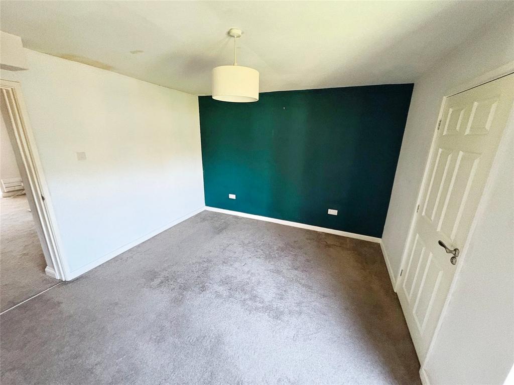 Bedroom/Dining Room
