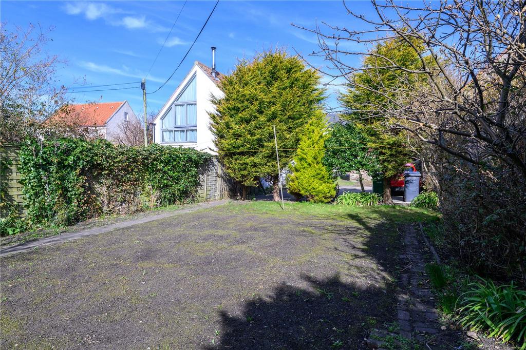 Garden / Parking