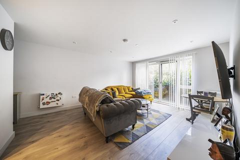 2 bedroom flat for sale, Panta House, 4 Old Barn Lane, Kenley, CR8