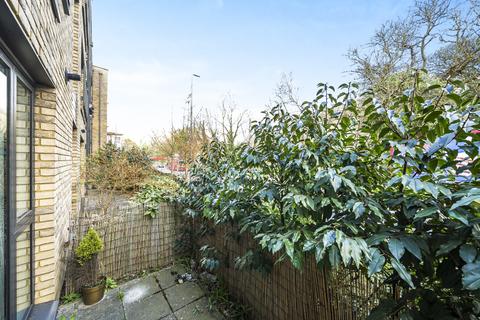 2 bedroom flat for sale, Panta House, 4 Old Barn Lane, Kenley, CR8