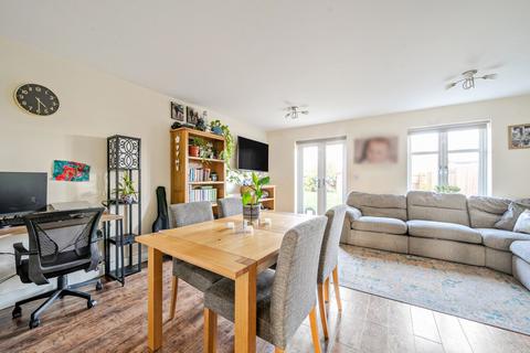 5 Albany Way, Laleham, Staines-upon-thames, TW18 1BG