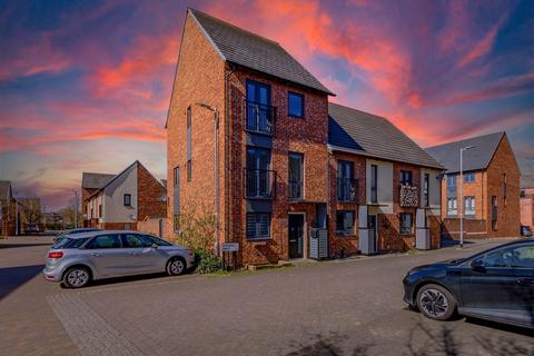 4 bedroom end of terrace house for sale, Gadwall Drive, Castleford WF10