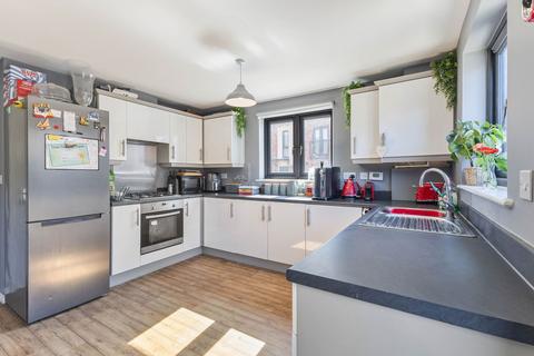 4 bedroom end of terrace house for sale, Gadwall Drive, Castleford WF10