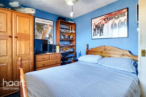 21 Peach Croft, Northfleet, Gravesend, DA11 8ST