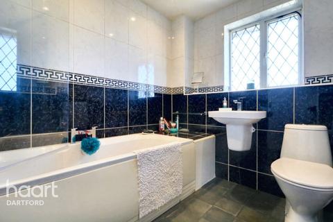 21 Peach Croft, Northfleet, Gravesend, DA11 8ST