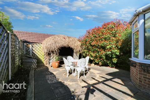 21 Peach Croft, Northfleet, Gravesend, DA11 8ST