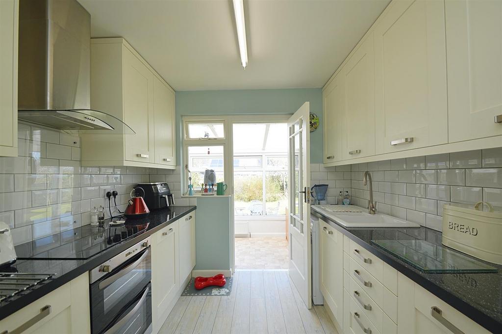 Resized Kitchen2.jpg