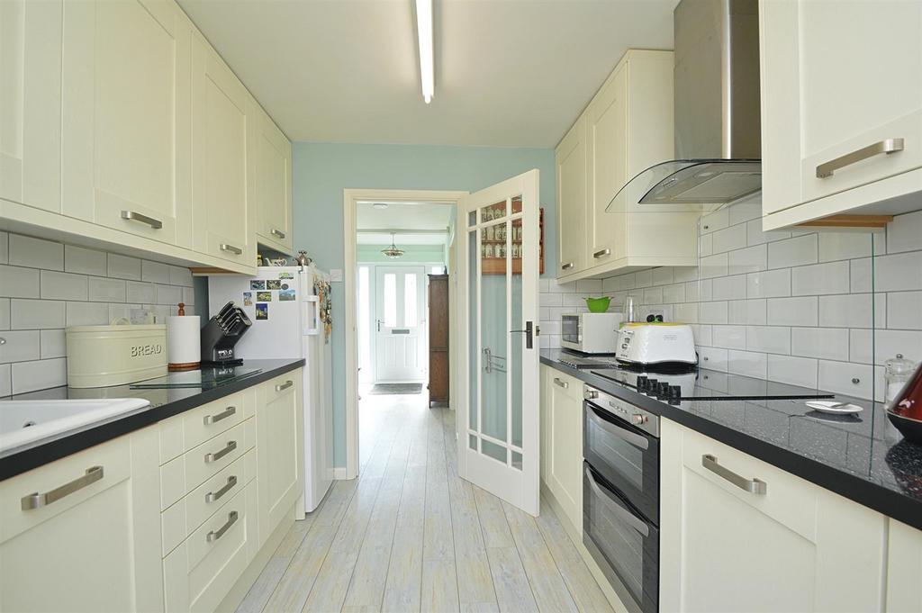 Resized Kitchen1.jpg