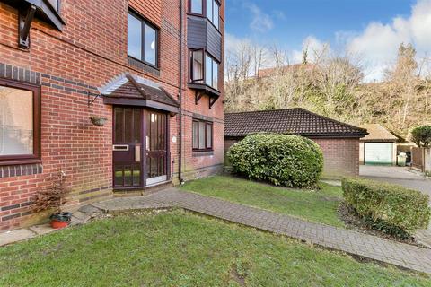 2 bedroom ground floor flat for sale, Turnpike Lane, Sutton SM1
