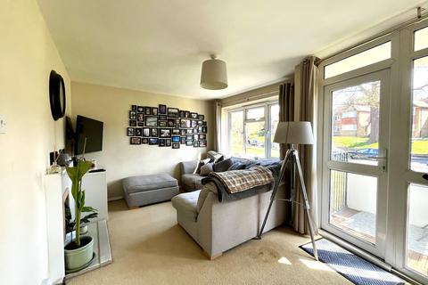 140 Garrison Lane, Chessington, KT9 2JR