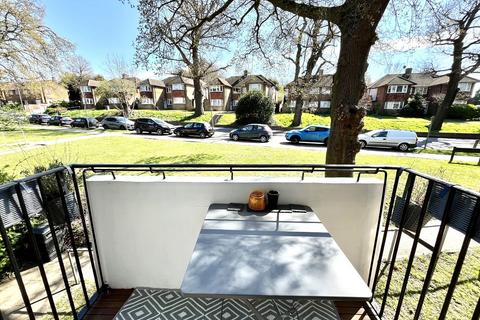 140 Garrison Lane, Chessington, KT9 2JR