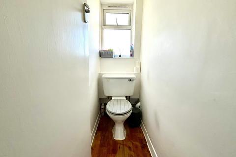 140 Garrison Lane, Chessington, KT9 2JR