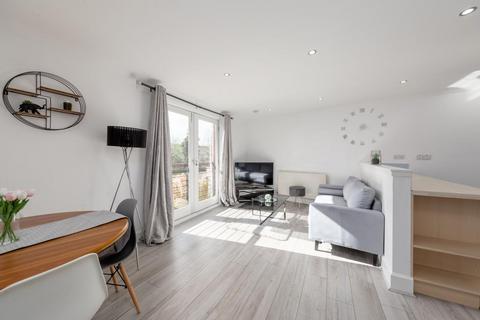 12/1 Mcdonald Road, Edinburgh, EH7 4LZ