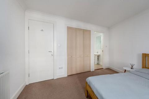 12/1 Mcdonald Road, Edinburgh, EH7 4LZ