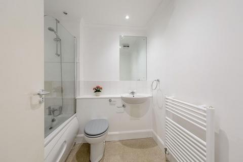 12/1 Mcdonald Road, Edinburgh, EH7 4LZ