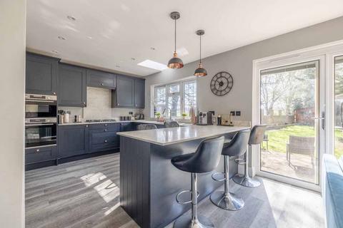 16 The Poynings, Iver, SL0 9DT