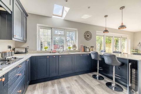 16 The Poynings, Iver, SL0 9DT