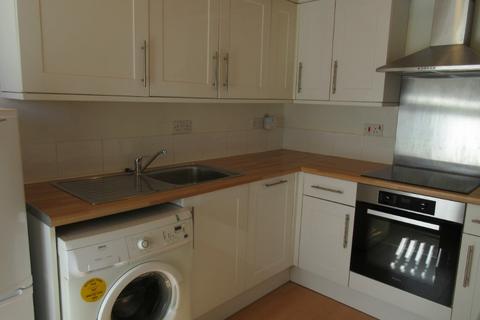 2 bedroom flat to rent, 8 Taits Lane