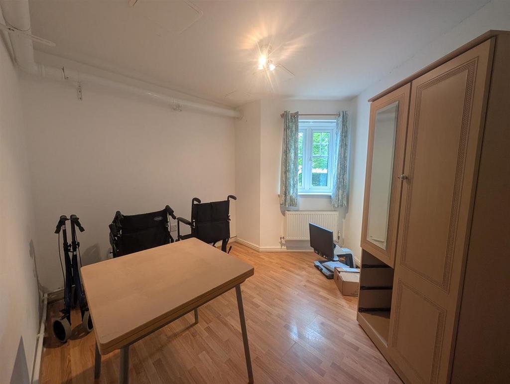 Second bedroom