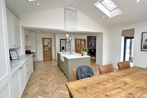 37 Abbey Court, Middlesbrough, TS6 9BU