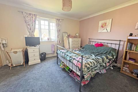 3 bedroom semi-detached house for sale, Oakham Close, Desborough, Northamptonshire