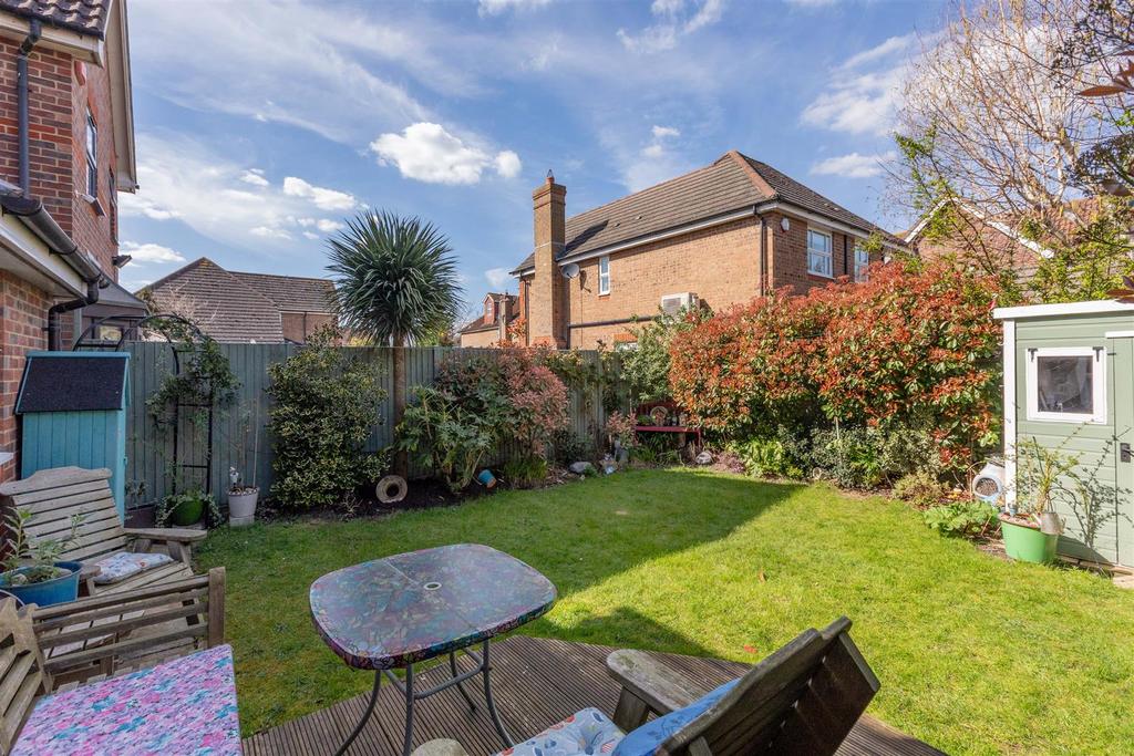 51 Richards Way-1.jpg