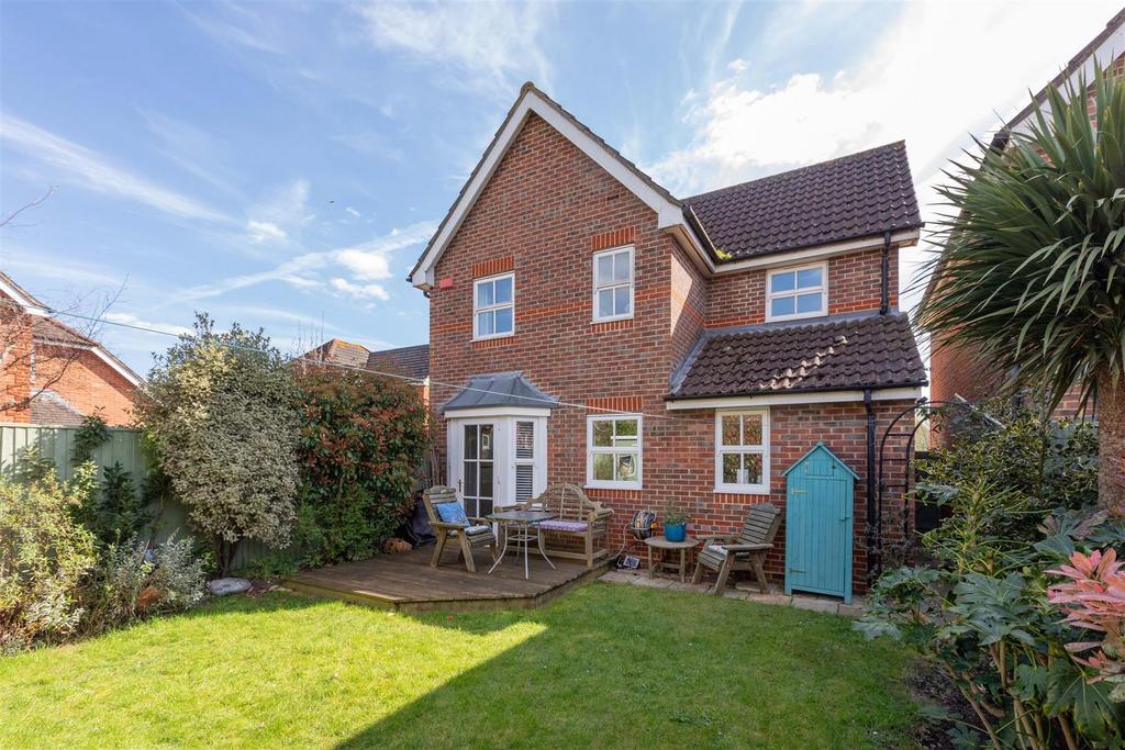 51 Richards Way-3.jpg