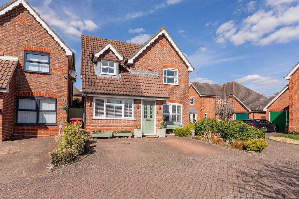 51 Richards Way-5.jpg