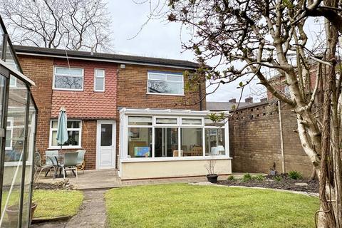 3 bedroom end of terrace house for sale, Ripponden Road, Watersheddings, Oldham, OL4