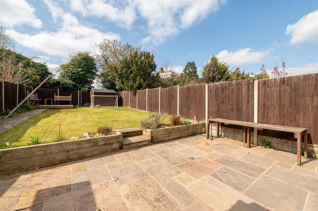 61 Wellingham Ave, Hitchin-21.jpg