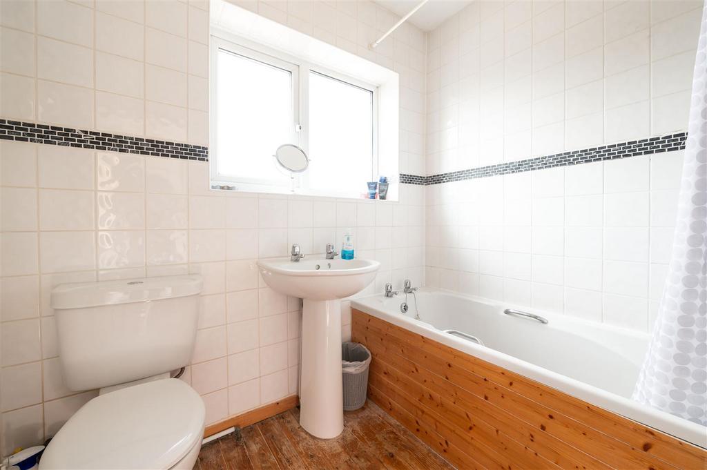 61 Wellingham Ave, Hitchin-18.jpg