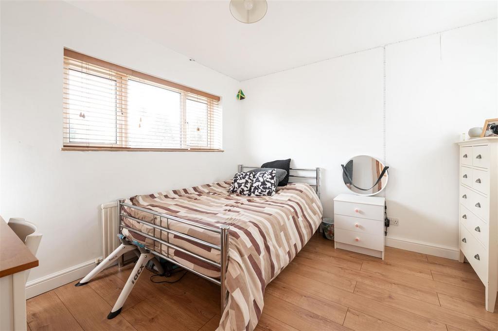 61 Wellingham Ave, Hitchin-15.jpg