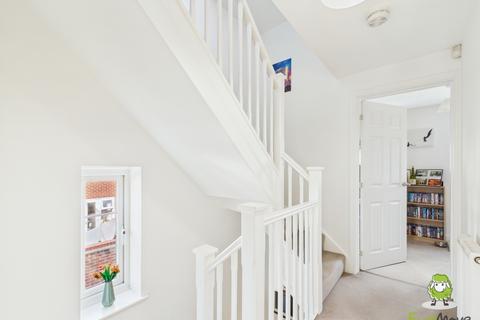 25 Benham Road, Basingstoke, RG24 9TJ
