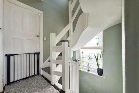 122 Farm Road, Edgware, HA8 9LW