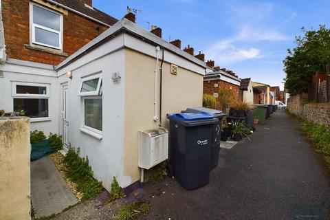 2 bedroom terraced house to rent, Bond Street Buildings, Trowbridge BA14