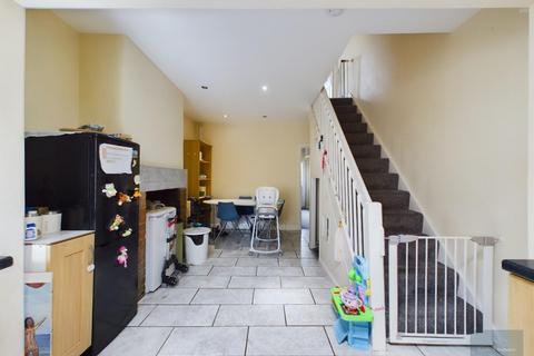 2 bedroom terraced house to rent, Bond Street Buildings, Trowbridge BA14